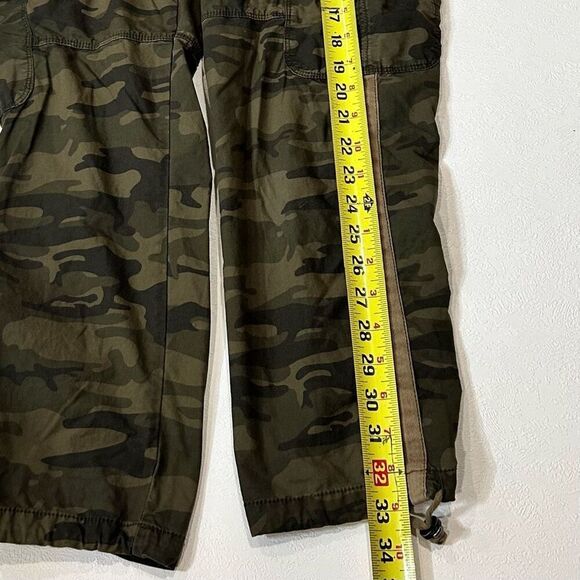 Sanctuary Anthropologie Terrain Cargo Pants Green Womens 27 Cropped Camo - Picture 6 of 8